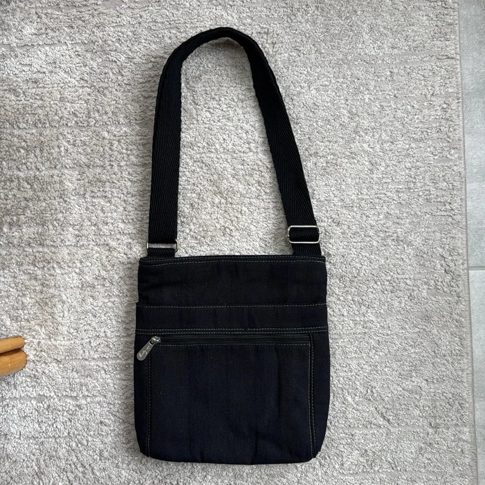 *Gently Used* Thirty-One Rich Black Canvas Adjustable Crossbody Shoulder Purse